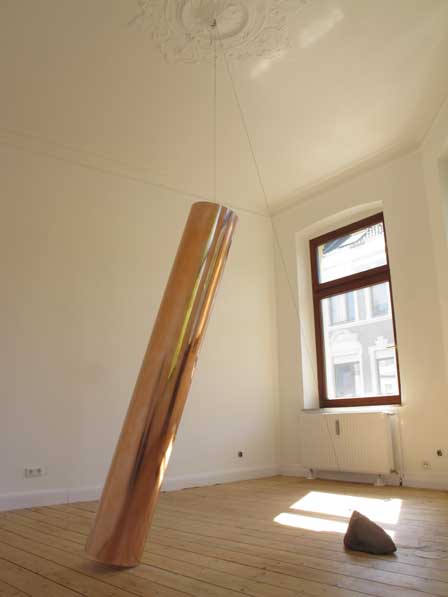 Keiji Uematsu, Invisible axis-distanceand angle, 2014, Installation, 360 x 160 x 39 cm, Studio Duesseldorf